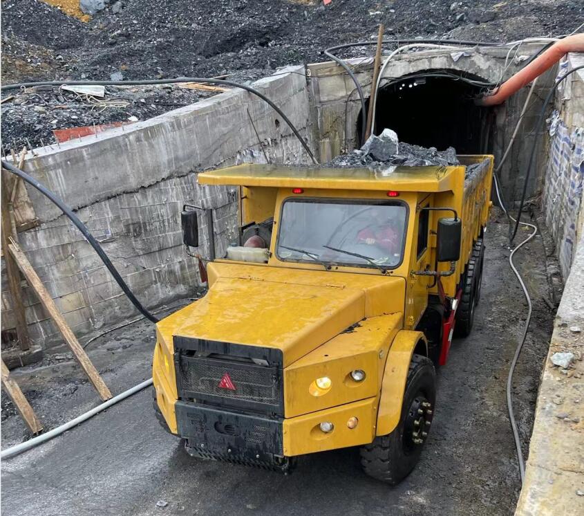 25吨矿卡  矿用运输车  矿用工程车